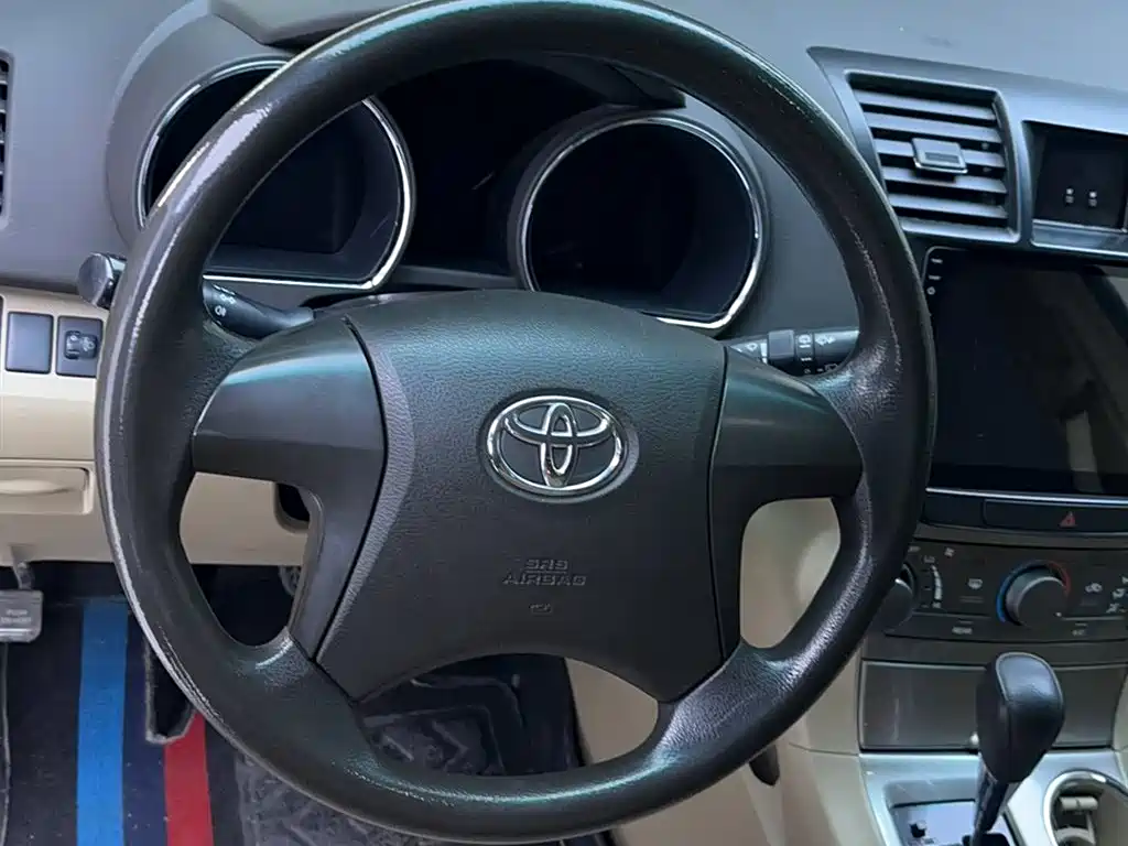 Toyota Highlander 2015 — фото 16
