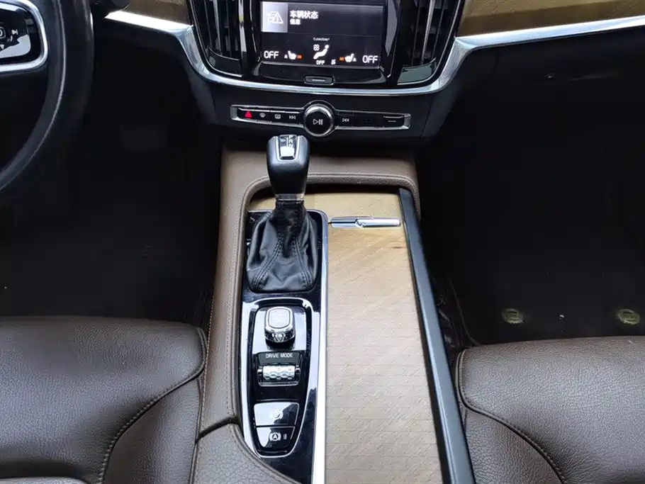 Volvo S90 2020 — фото 16