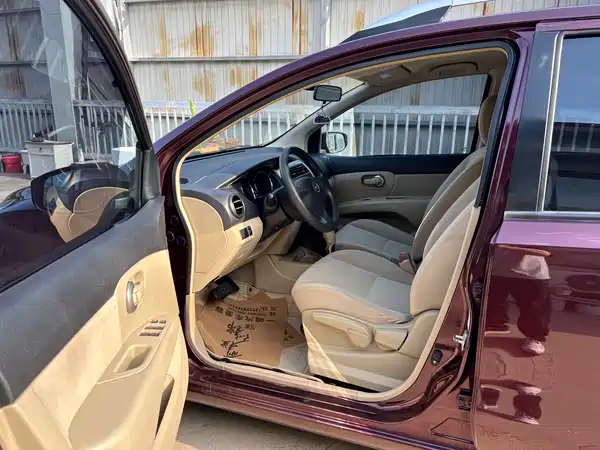 Nissan Livina 2013