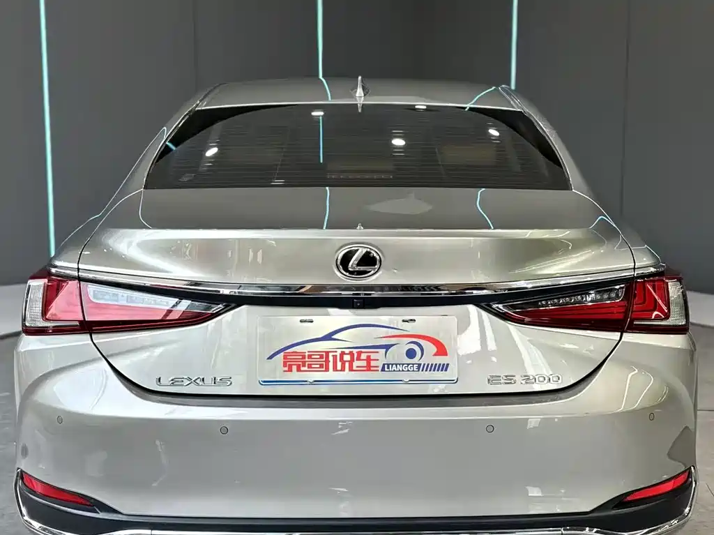 Lexus ES 2019 — фото 7