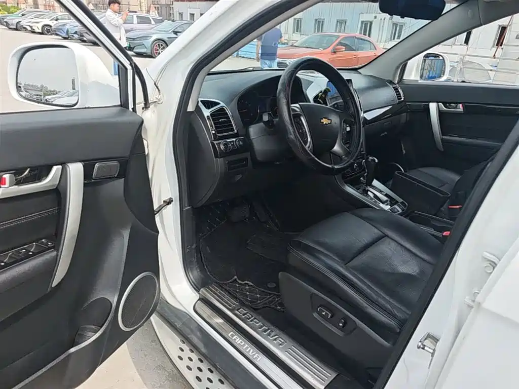 Chevrolet Captiva 2017 — фото 14