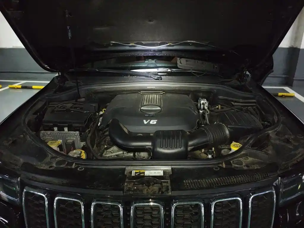 Jeep Grand Cherokee 2021 — фото 11