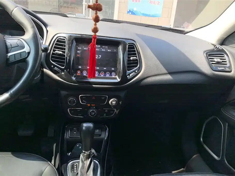 Jeep Compass 2020 — фото 13