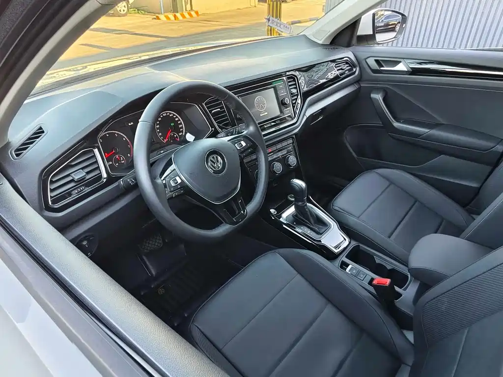 Volkswagen T-Roc 2019 — фото 9