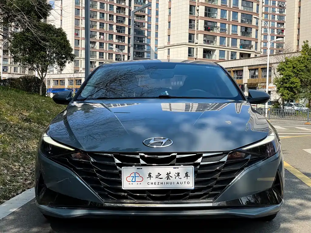 Hyundai Elantra 2021 — фото 1