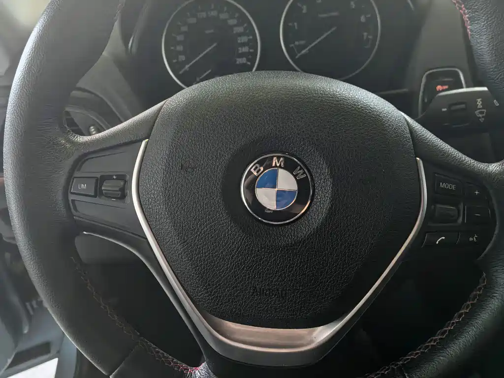 BMW 1 Series 2014 — фото 12