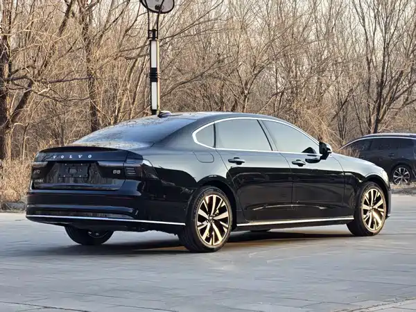 Volvo S90 2026