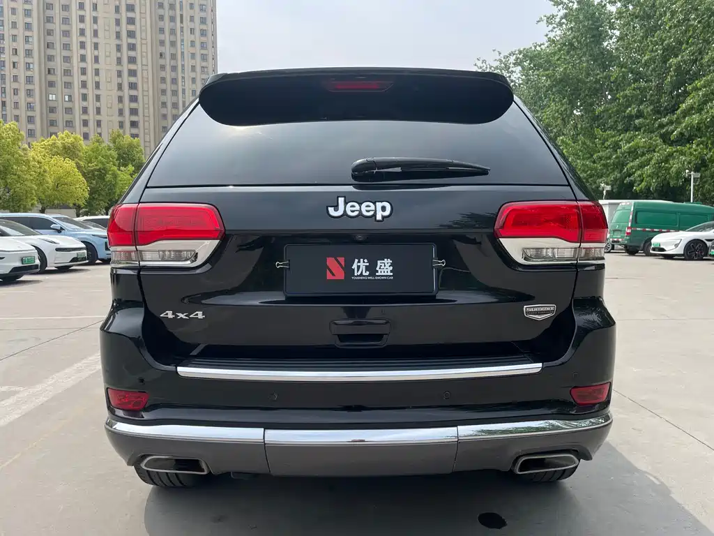 Jeep Grand Cherokee 2013 — фото 8