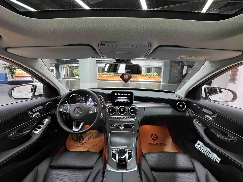 Mercedes-Benz C-Class 2018 — фото 23