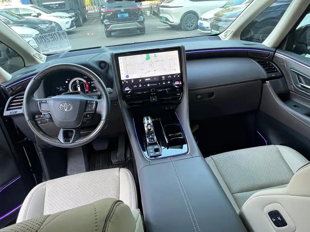 Toyota Alphard 2024 — фото 4