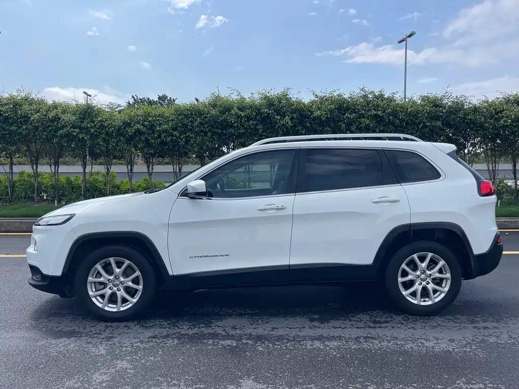 Jeep Cherokee 2018 — фото 4