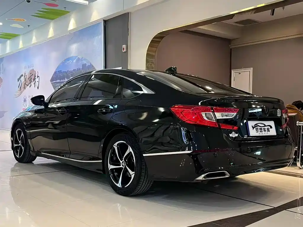 Honda Accord 2019 — фото 7