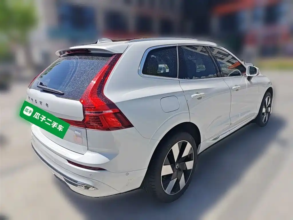 Volvo XC60 PHEV 2024 — фото 5