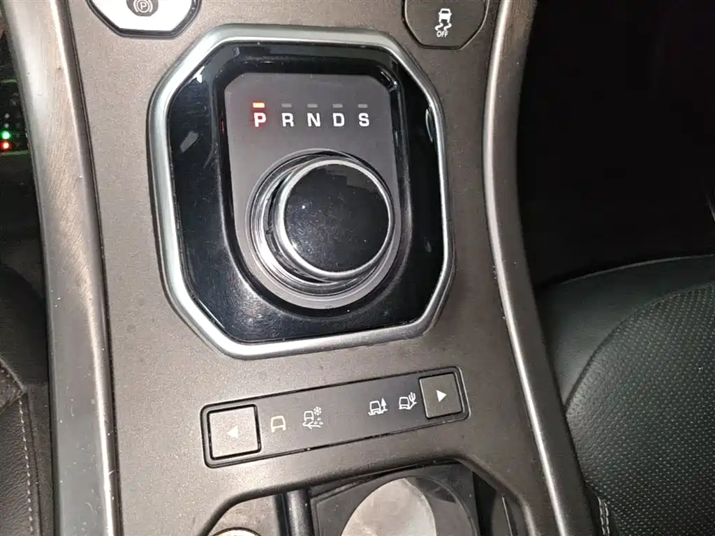 Land Rover Evoque 2018 — фото 14