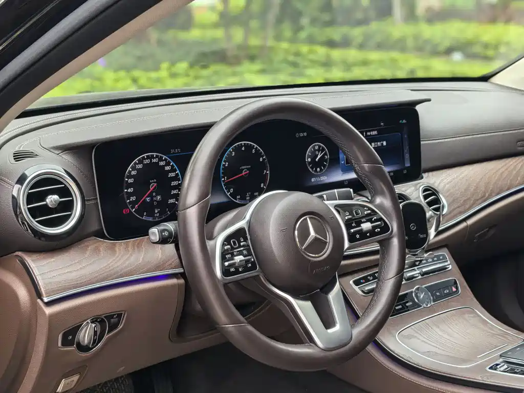 Mercedes-Benz E-Class 2019 — фото 8