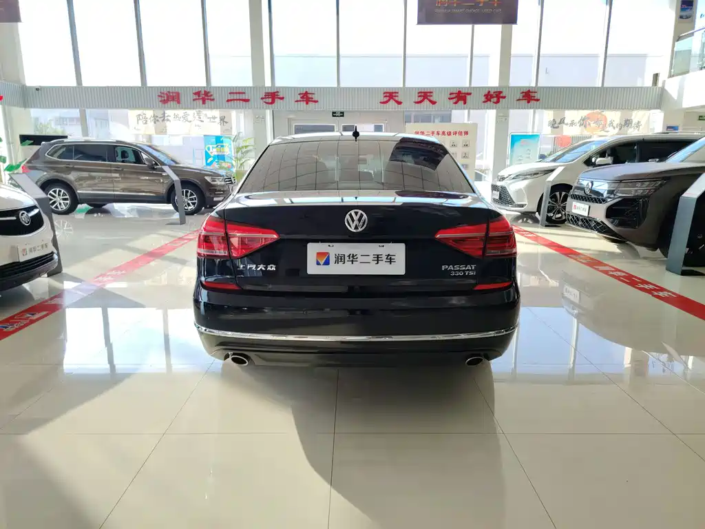 Volkswagen Passat 2017 — фото 11