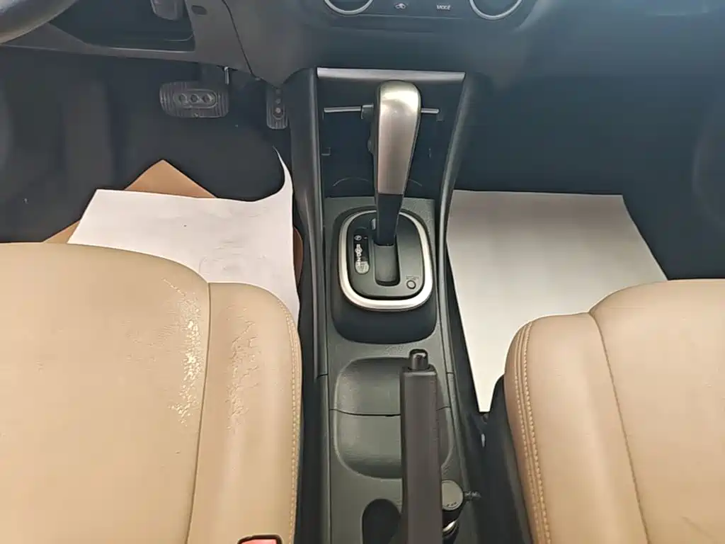 Nissan Sylphy 2017 — фото 14