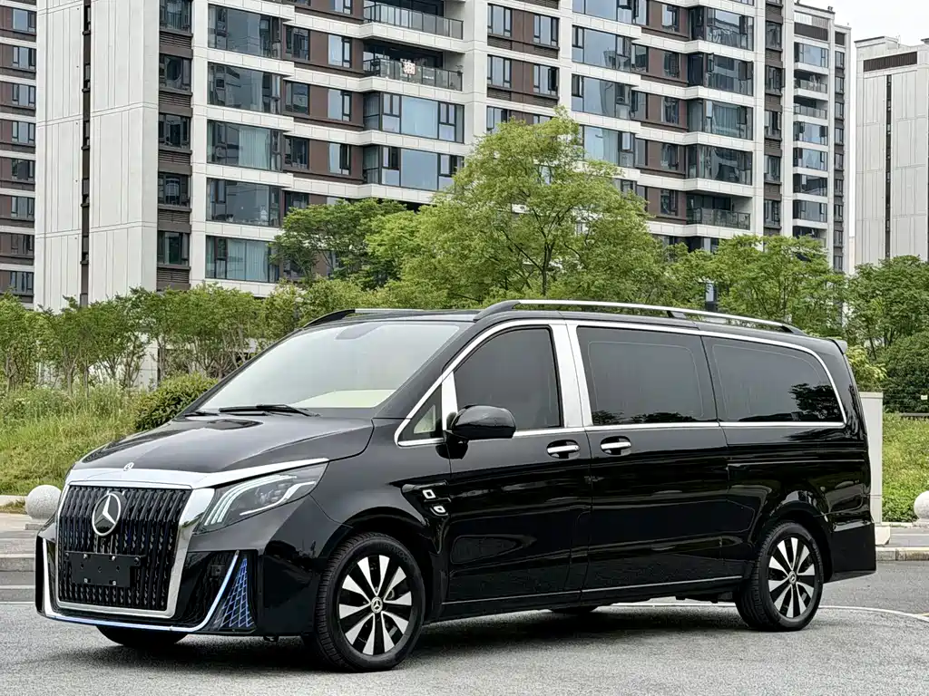 Mercedes-Benz Vito 2024 — фото 1