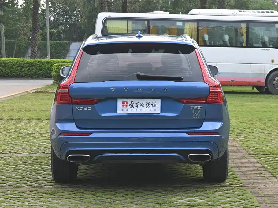 Volvo XC60 2018 — фото 4