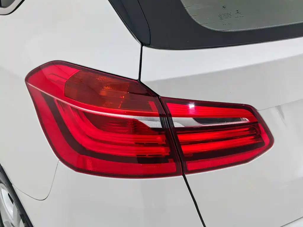 BMW 2 Series Station Wagon 2018 — фото 19