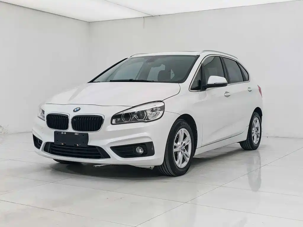 BMW 2 Series Station Wagon 2018 — фото 1