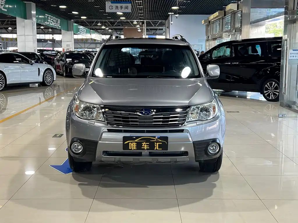 Subaru Forester 2011 — фото 2