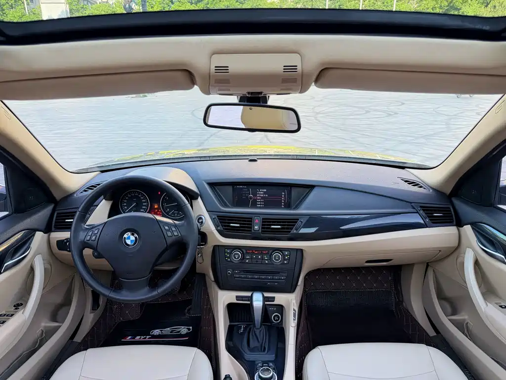 BMW X1 2012 — фото 12