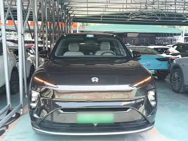 NIO ES8 2023