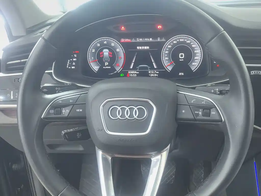 Audi Q7 2021 — фото 22