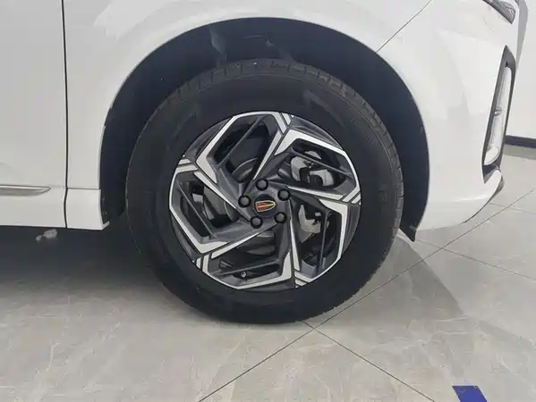 Hongqi HS3 2023