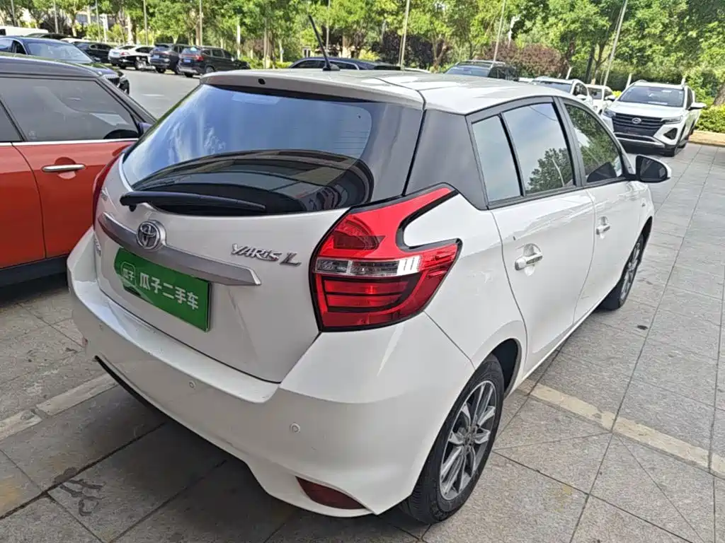 Toyota Yaris L 2022