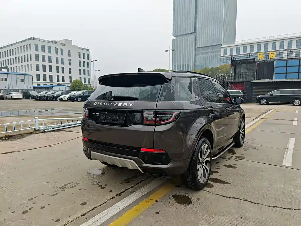 Land Rover Discovery Sport 2023 — фото 7