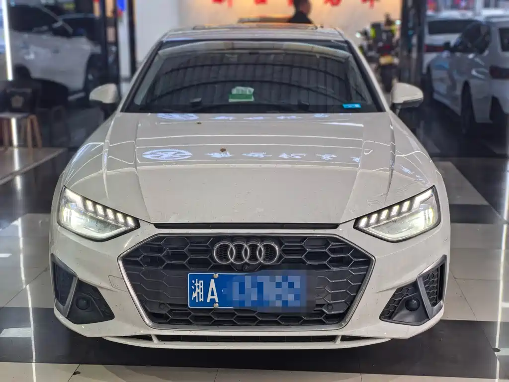 Audi A4L 2023 — фото 2