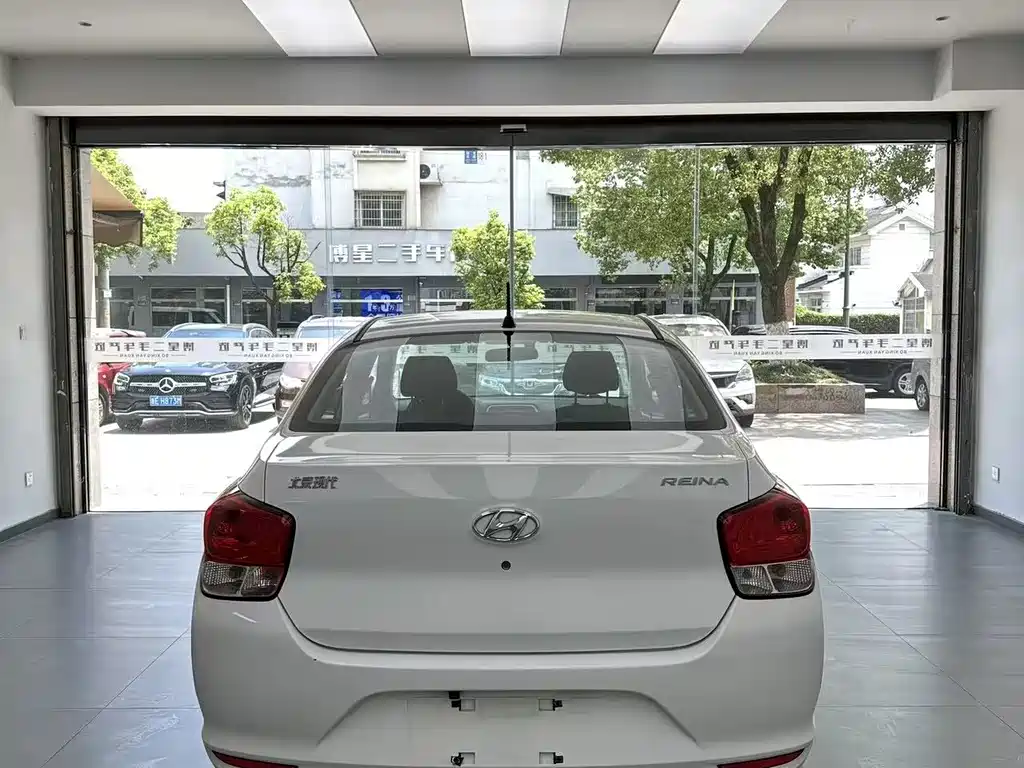 Hyundai Verna 2018 — фото 8