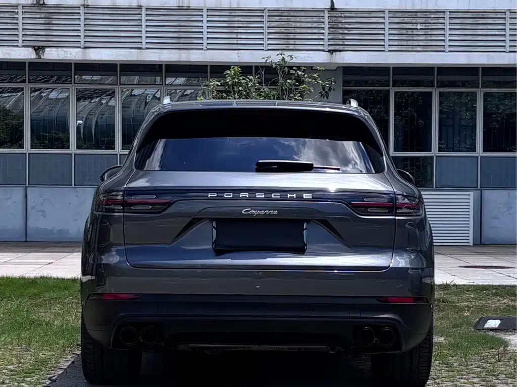 Porsche Cayenne Hybrid 2022 — фото 10
