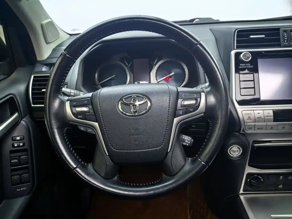 Toyota Prado 2020 — фото 25