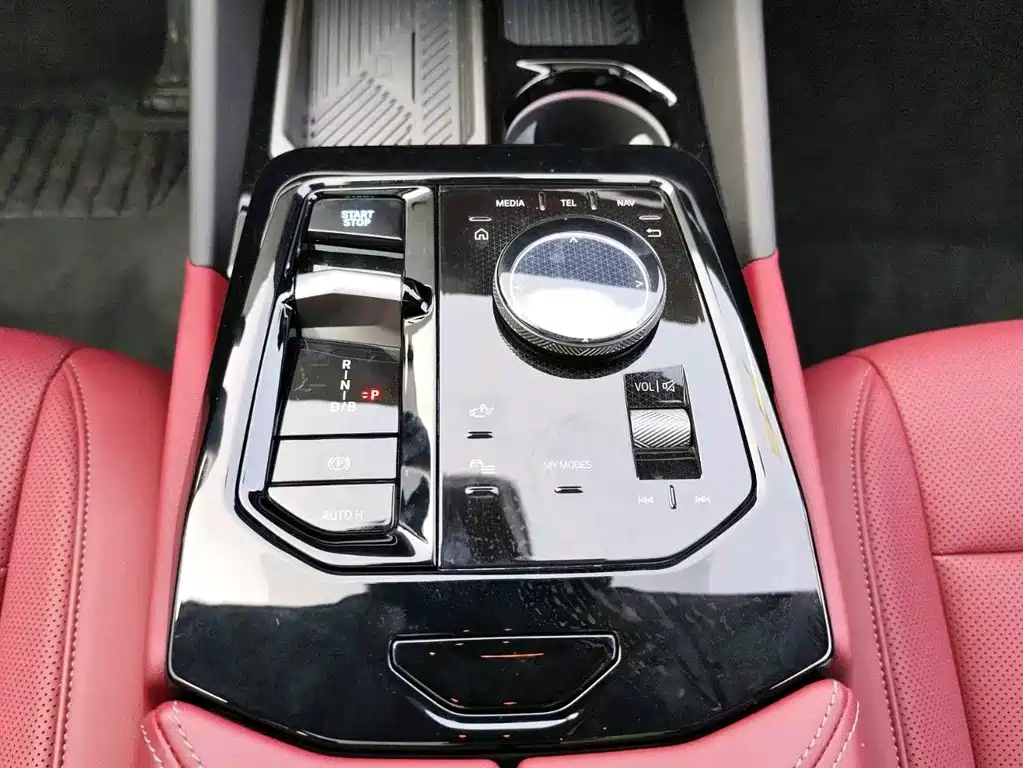 BMW i5 2025 — фото 10
