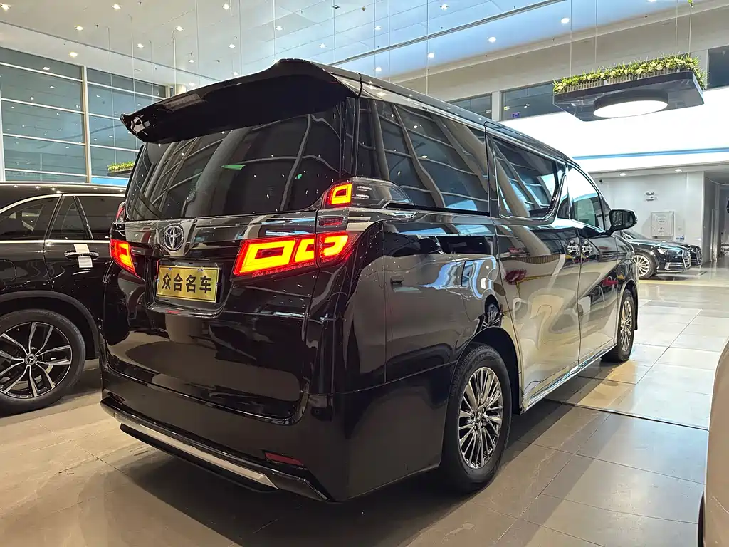 Toyota Vellfire 2022 — фото 6
