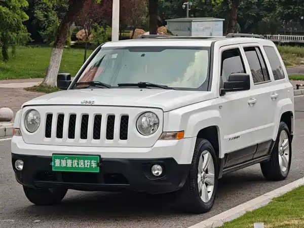 Jeep Freelancer 2015