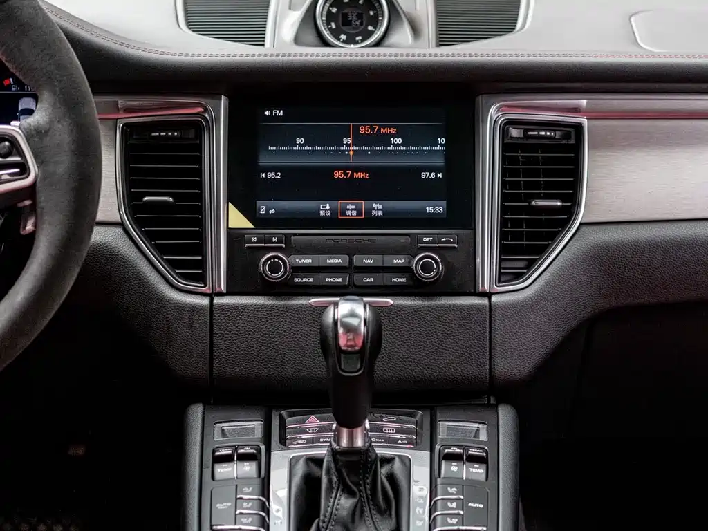 Porsche Macan 2016 — фото 10