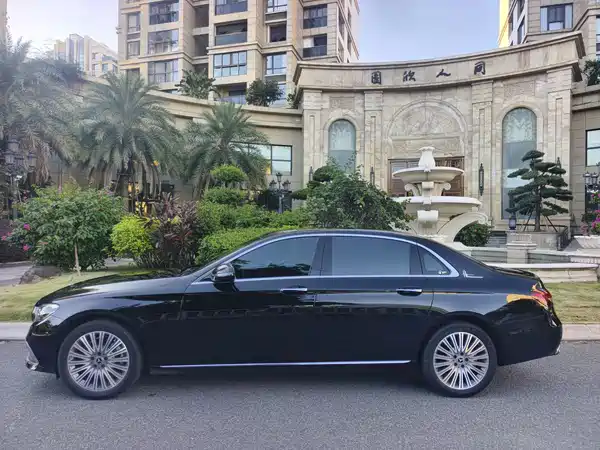 Mercedes-Benz E-Class 2022