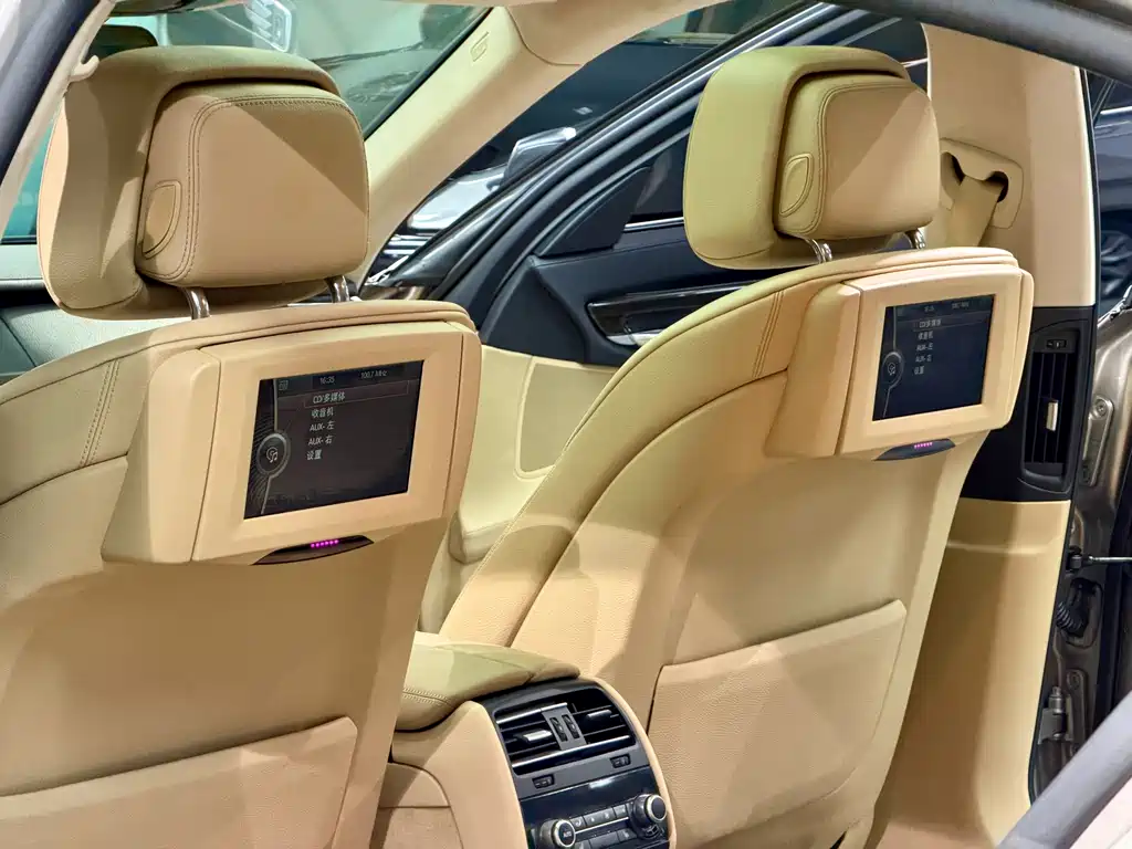 BMW 7 Series 2012 — фото 12
