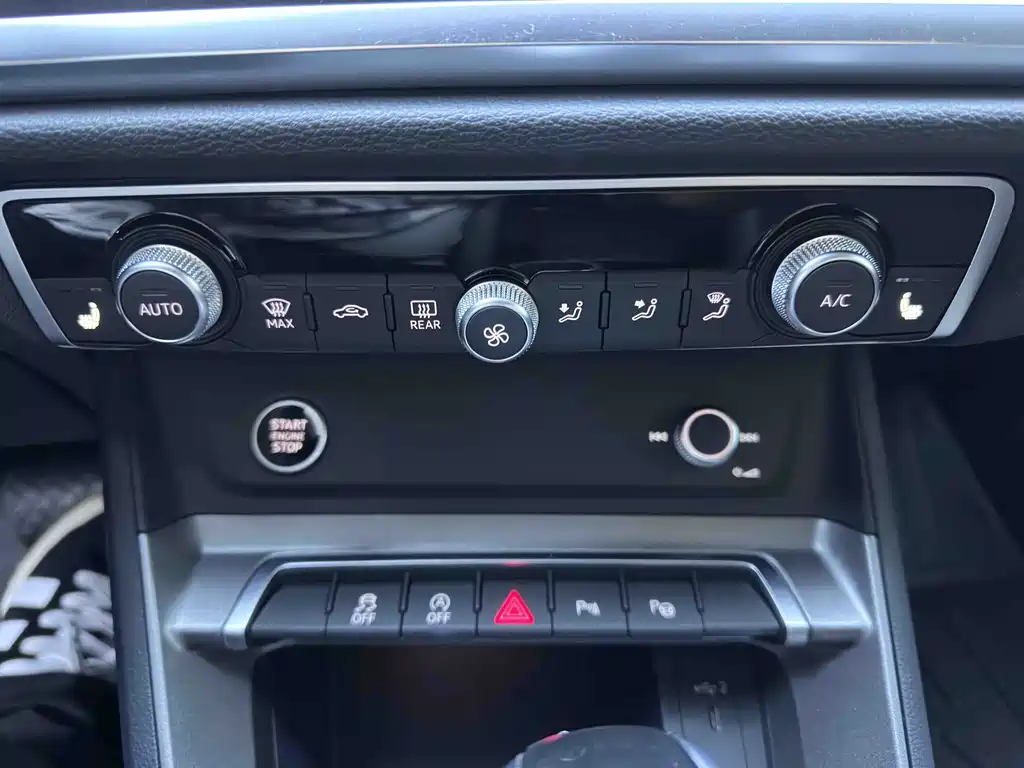 Audi Q3 2023 — фото 16