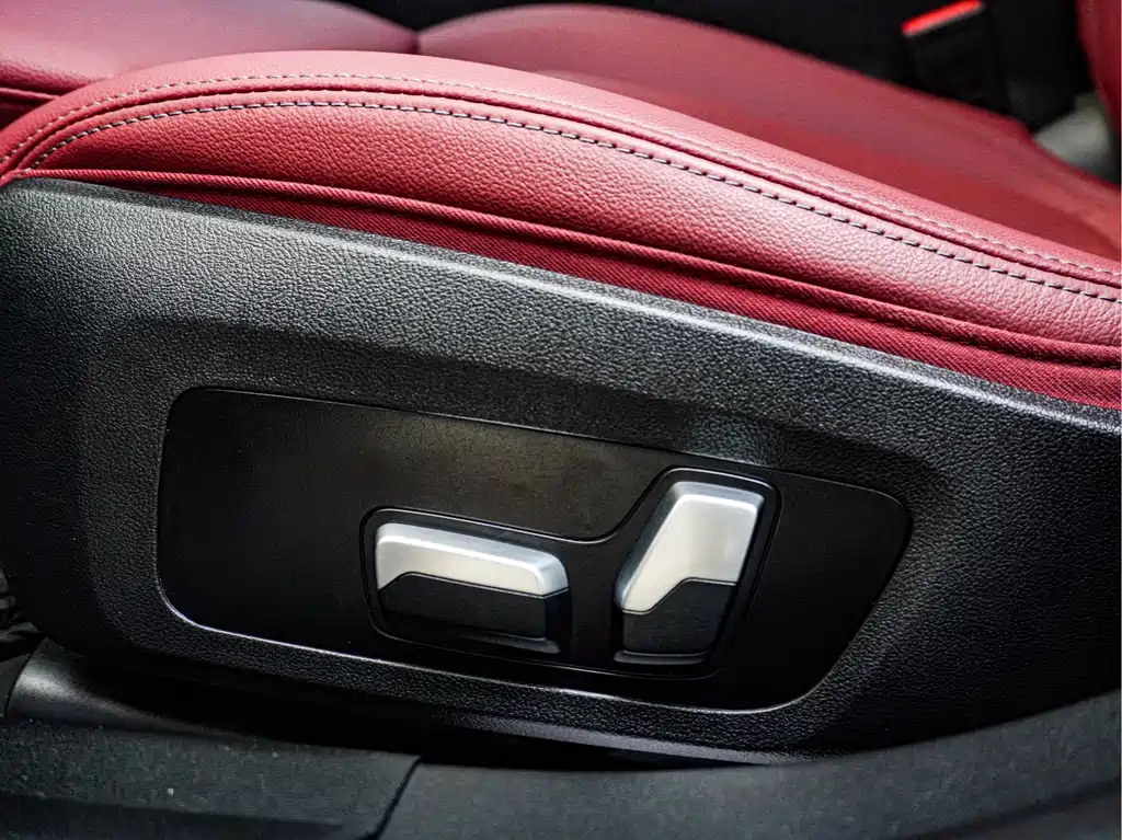 BMW 3 Series 2023 — фото 10