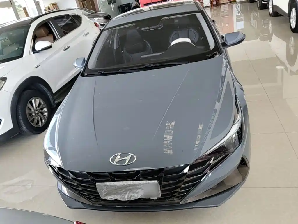 Hyundai Elantra 2023 — фото 3