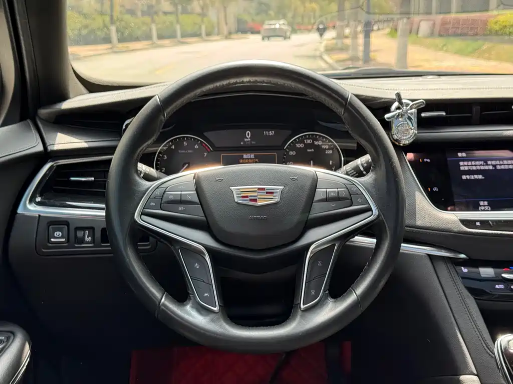 Cadillac XT5 2022 — фото 7