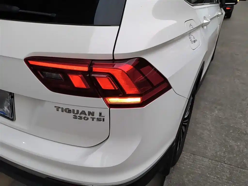 Volkswagen Tiguan L 2020 — фото 8