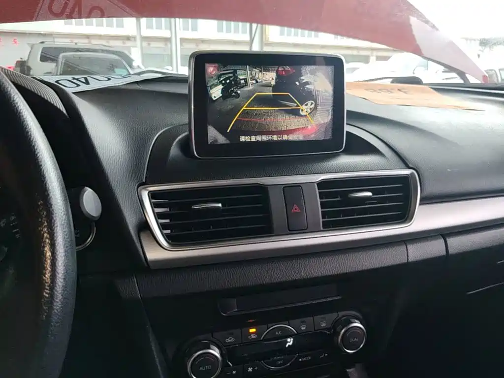 Mazda 3 Axela 2016 — фото 13
