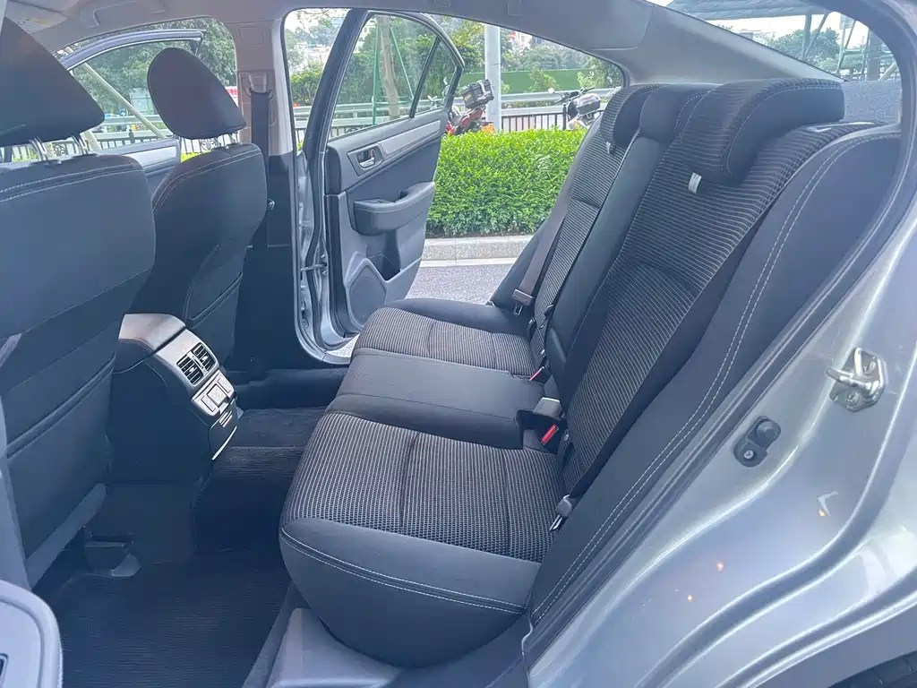 Subaru Legacy 2020 — фото 14