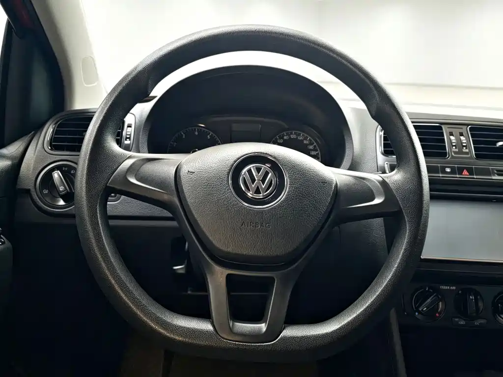 Volkswagen Polo 2016